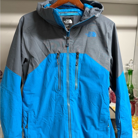 The North Face Men's Performance Jacket in Blue and Gray - Picture 10 of 13